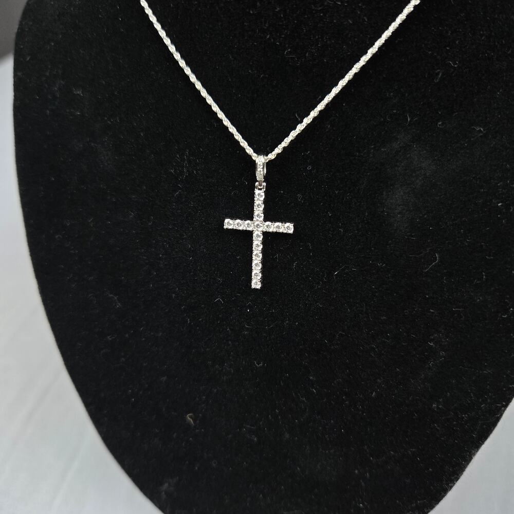 Silver Cross Pendant 925 Moissanite